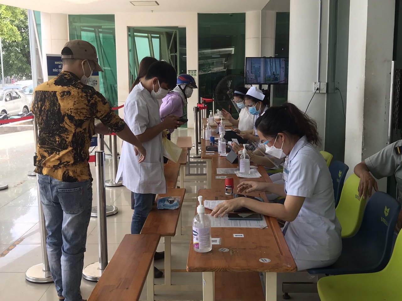 18-3 Nguy hiểm khi không khai báo y tế.jpg