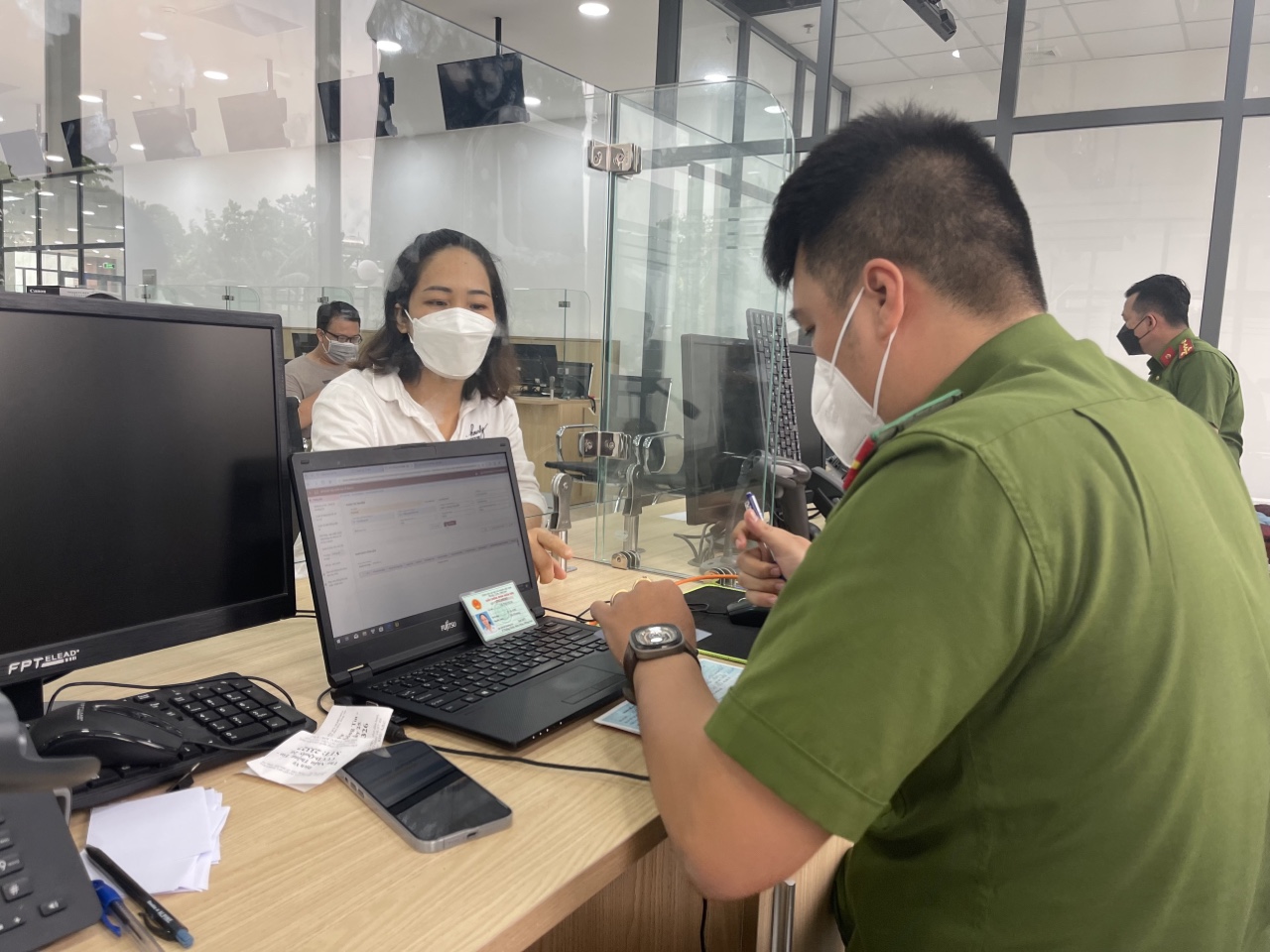 1-4 Nỗ lực hoàn thành tiến độ cấp thẻ căn cước công dân cho người dân.jpg