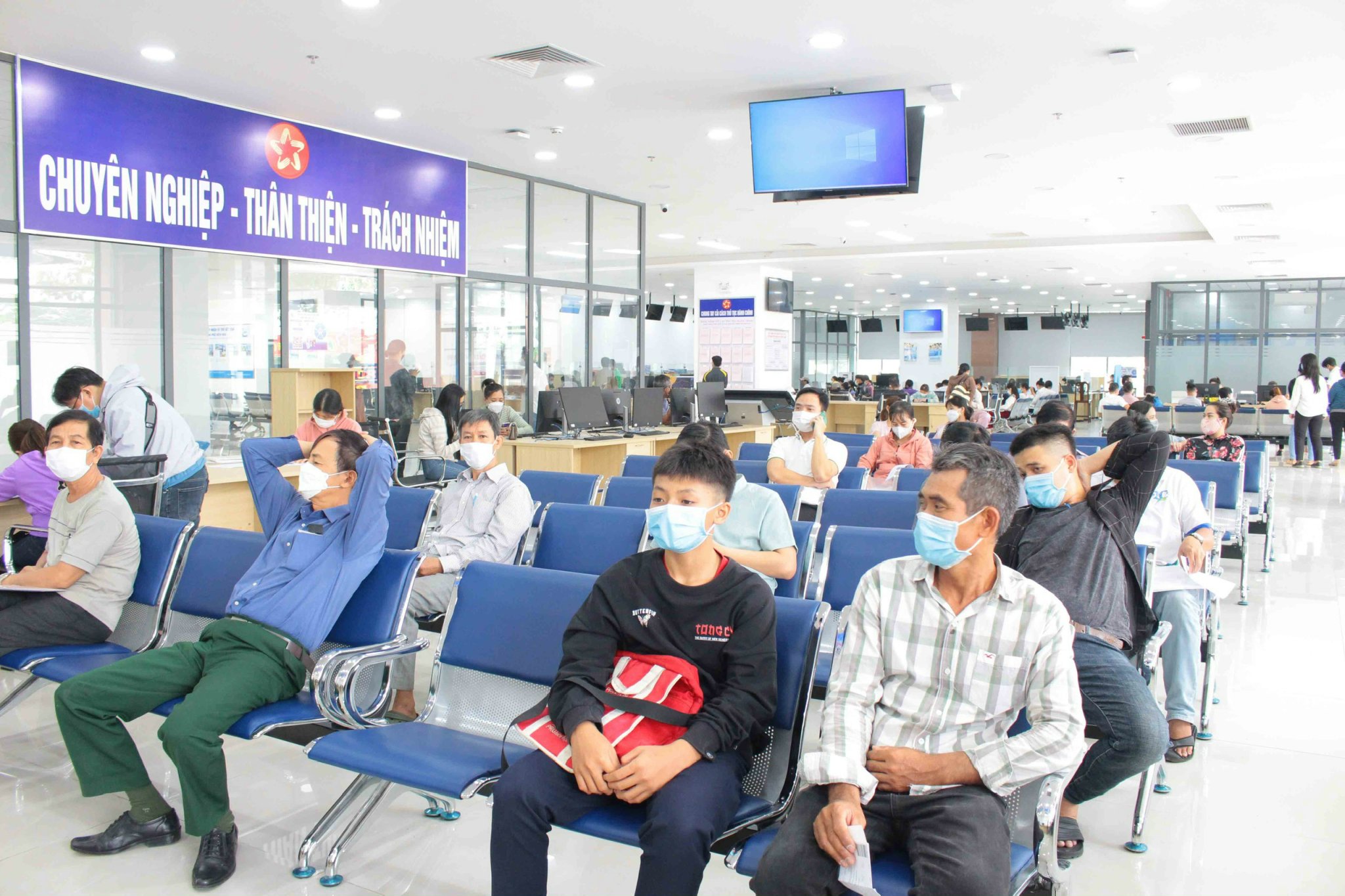 1.1-13-4-22-tan Giải quyết thủ tục hành chính .jpg