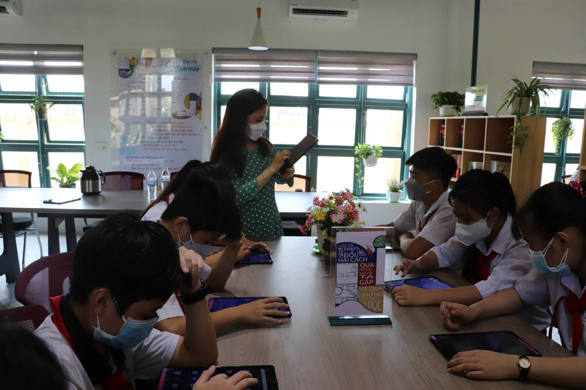 2.1-20-4-22-tan Giáo viên Trường THCS Thạnh Phú png .png