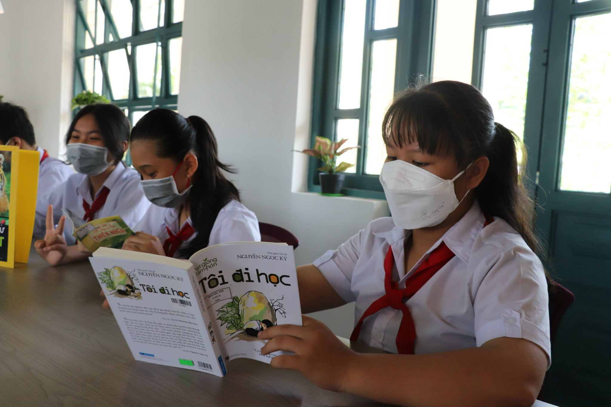 2.2-20-4-22-tan Học sinh Trường png .png