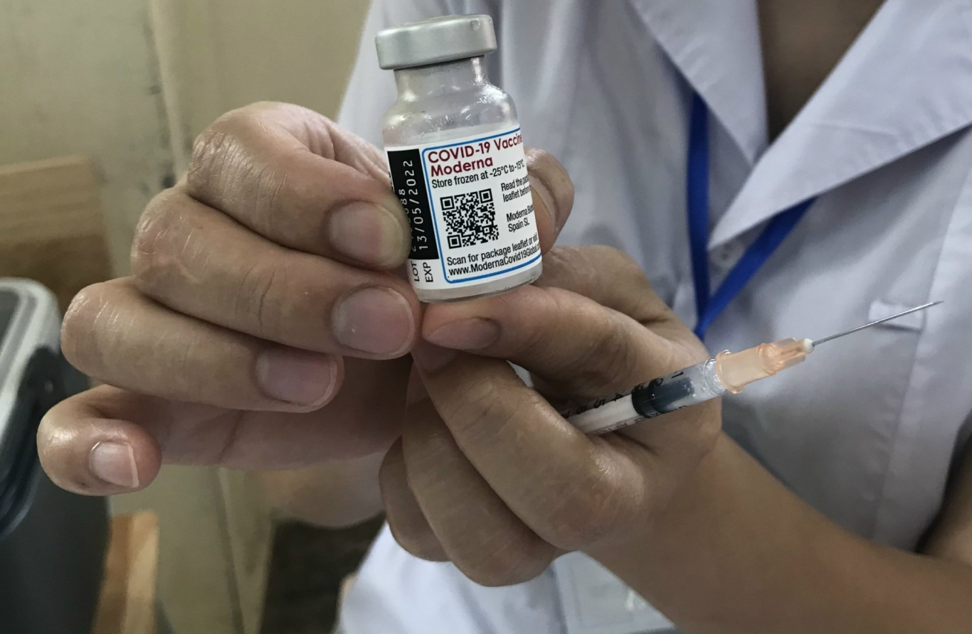 vaccine moderna 16499061820351093531279