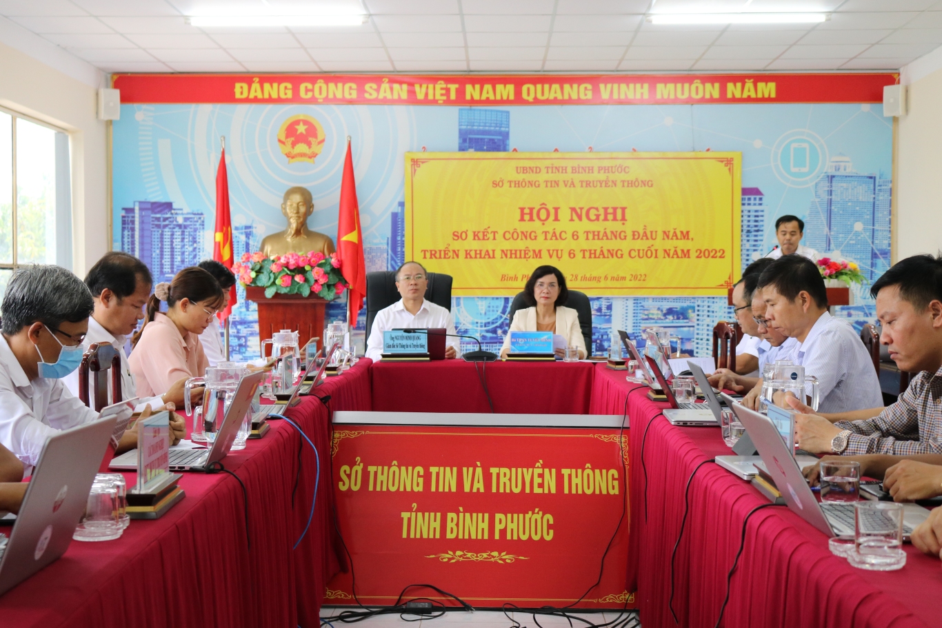 toàn cảnh