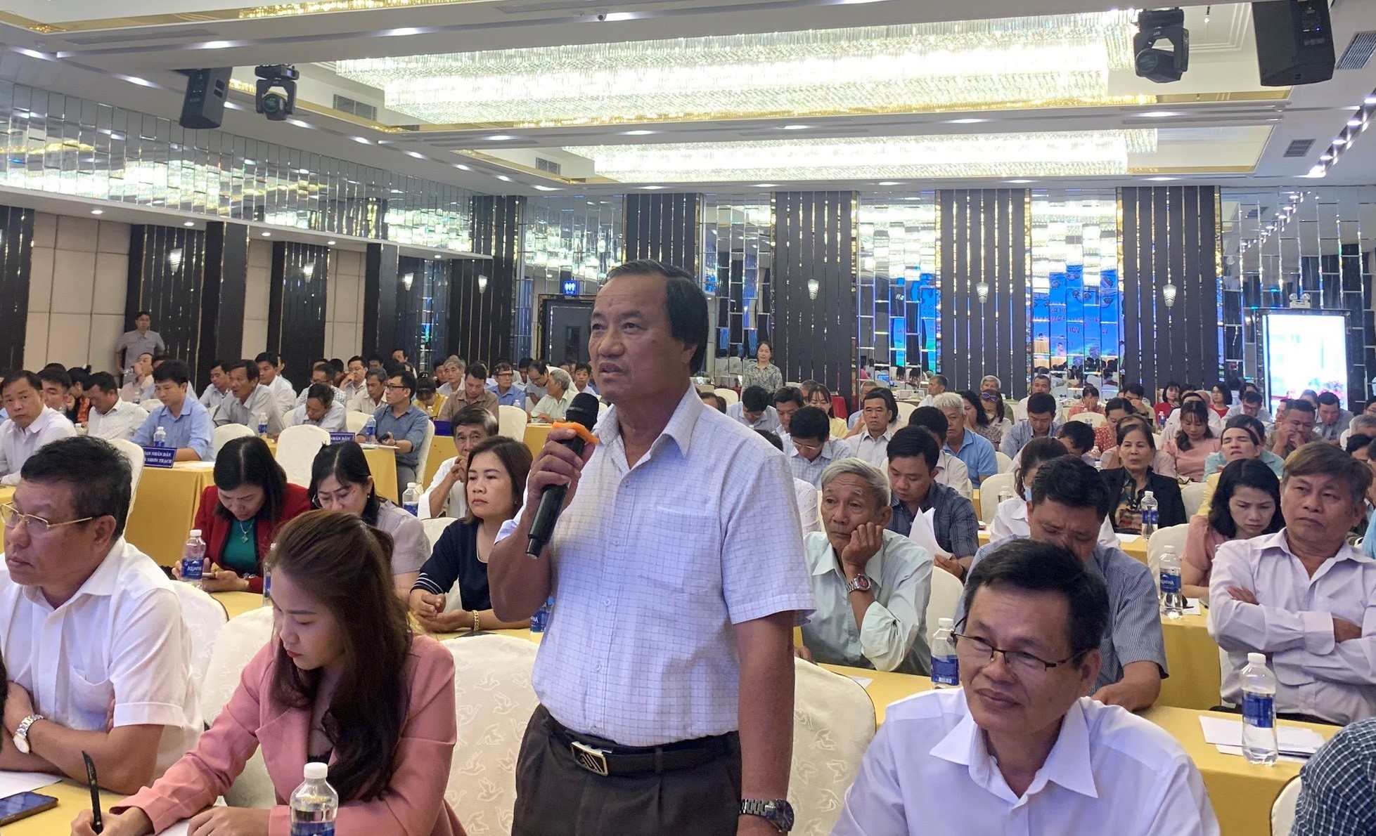 23.3-đại biểu 2.jpg