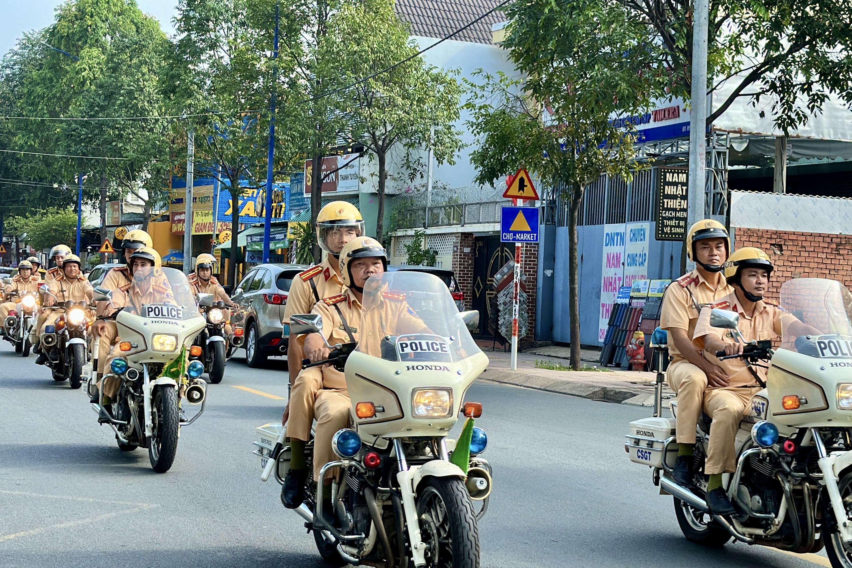 Hinh bai Dang Tung 5.jpg