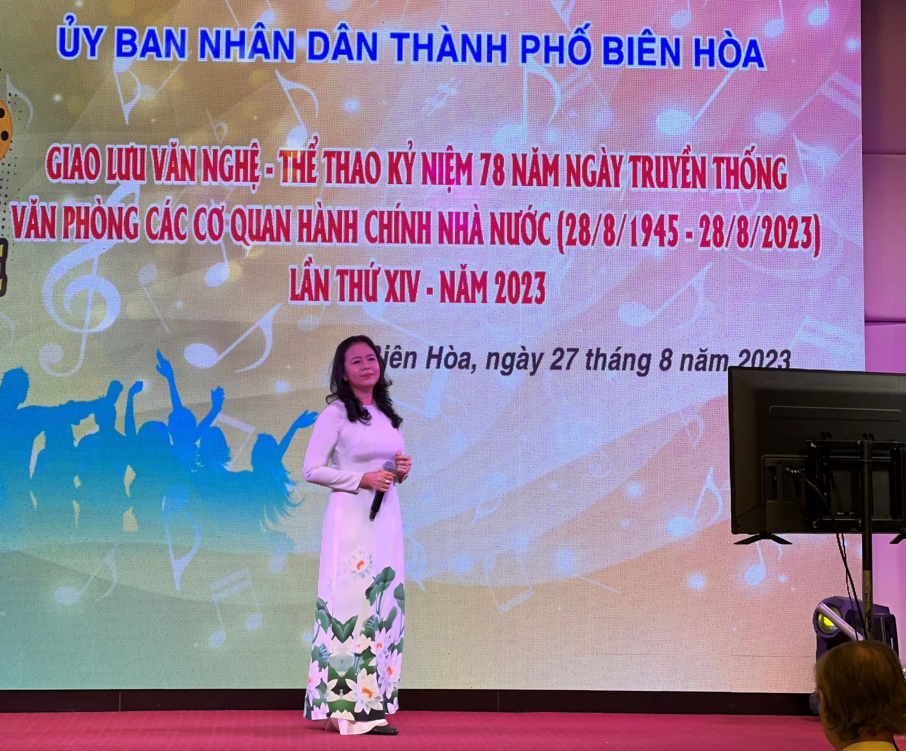 thi hat karo - Nguyen.jpg
