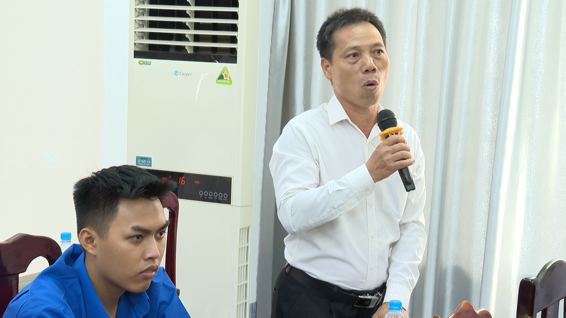 cu tri kien nghi 1