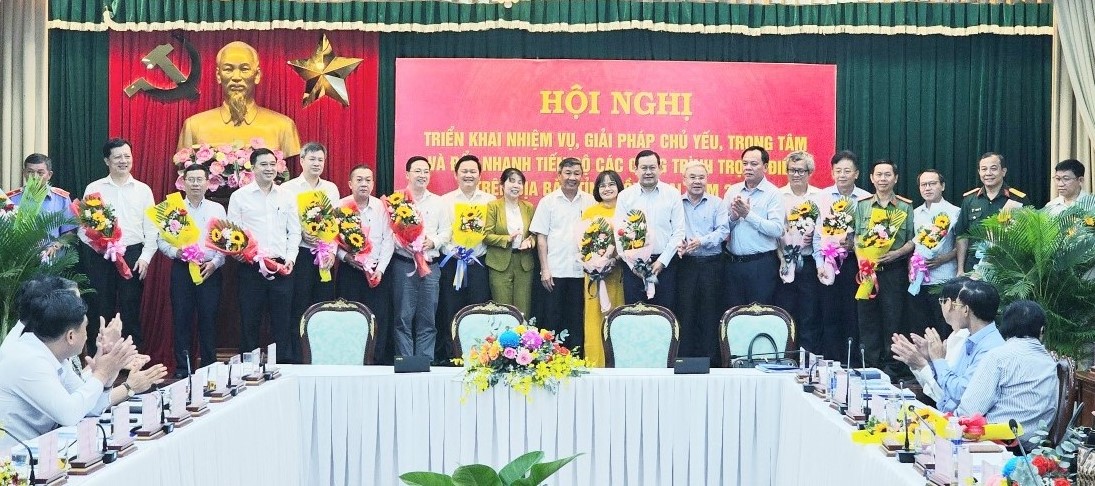 3.1-Tập trung triển khai các nhiệm vụ 2.jpg