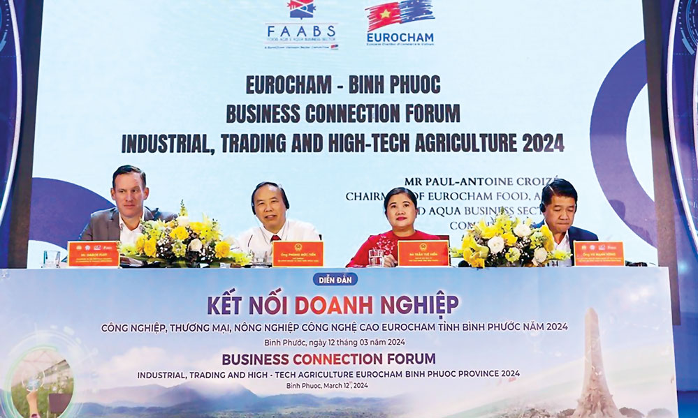 cac thanh vien ban to chuc chu tri dien dan ket noi eurocham binh phuoc 2024 anh bui liem 8047 jpg