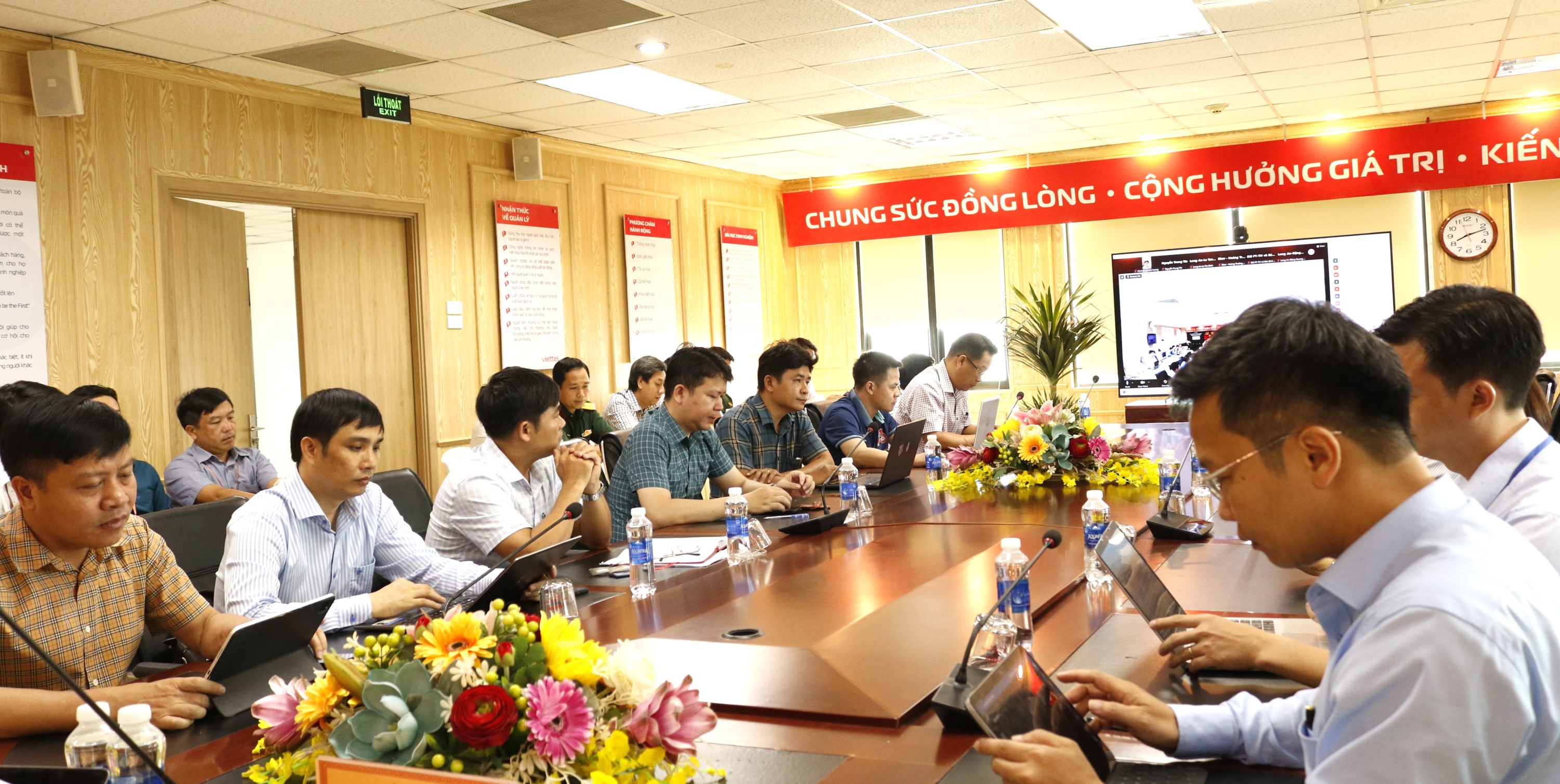 các đại biểu tham dự