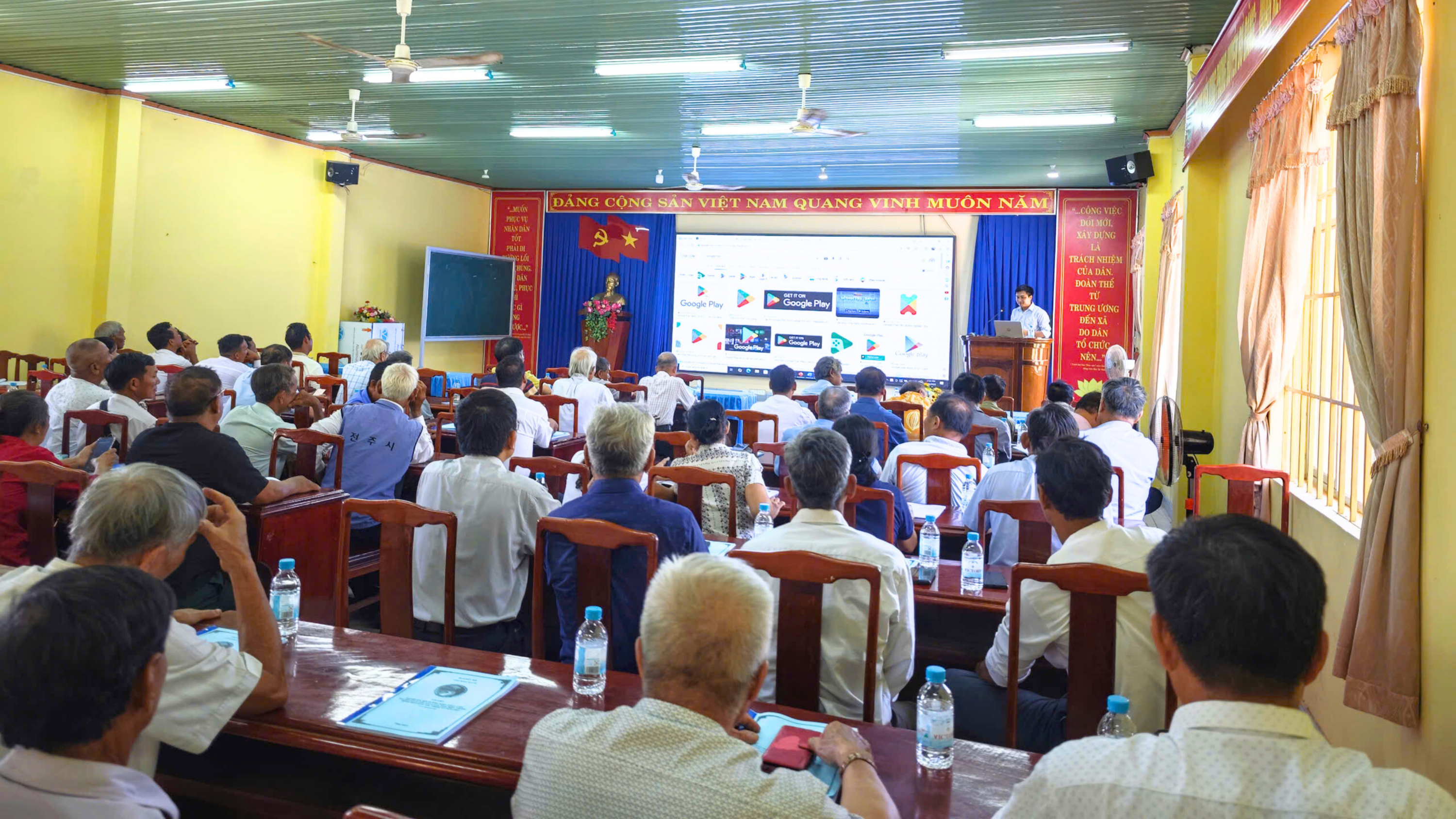 BÌNH DÂN HỌC AI (4)