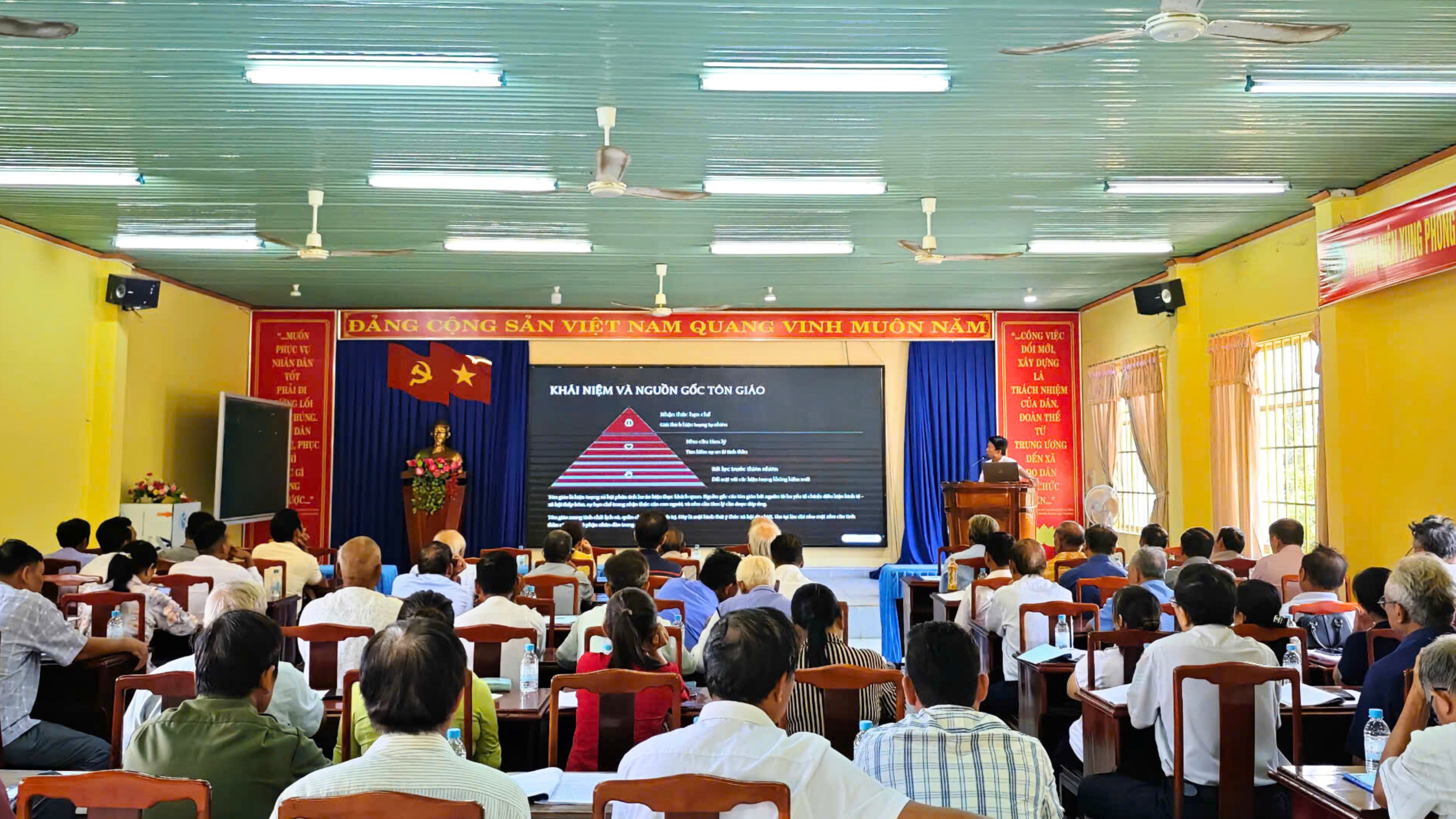 BÌNH DÂN HỌC AI (5)