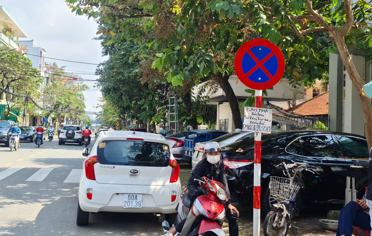 20-3 Dừng, đậu xe gây mất an toàn giao thông.jpg