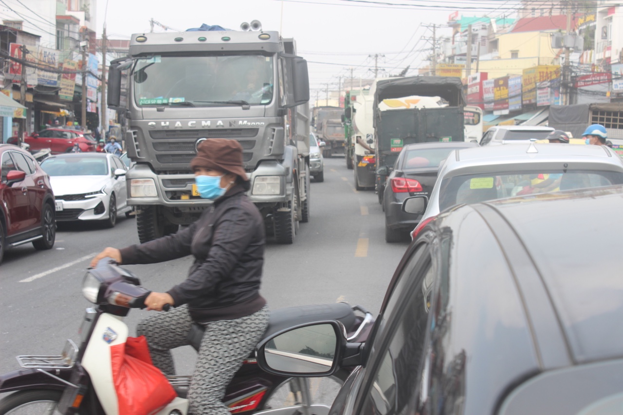19-4 Tìm giải pháp giải quyết ùn tắc giao thông TP.Biên Hòa.jpg