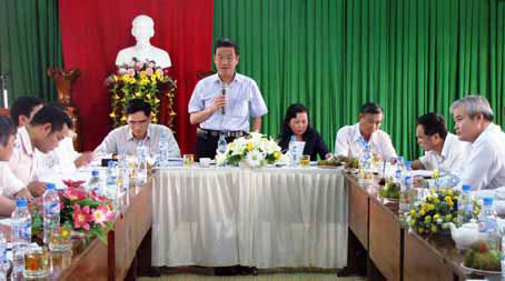 LamviecvoiDinhQuan.jpg