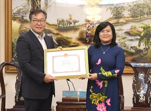 NM-2301-AwardingCertificate.jpg