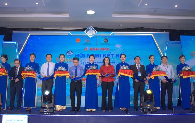 khai mac Hội nghị kết nối cung – cầu hàng hóa giữa TPHCM và các tỉnh, thành phố năm 2023