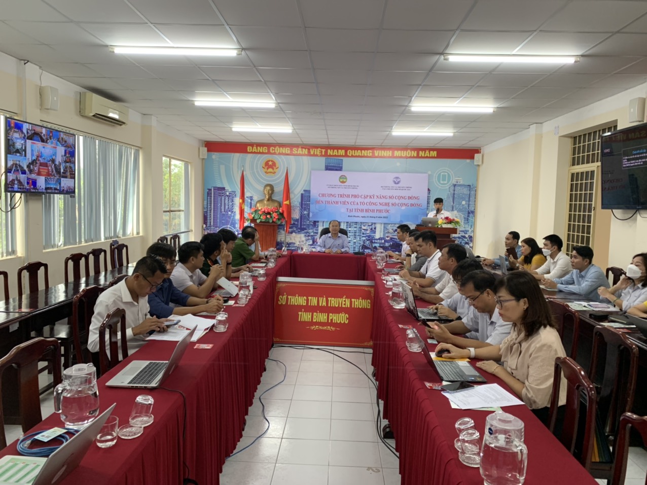 quang canh tap huan cds