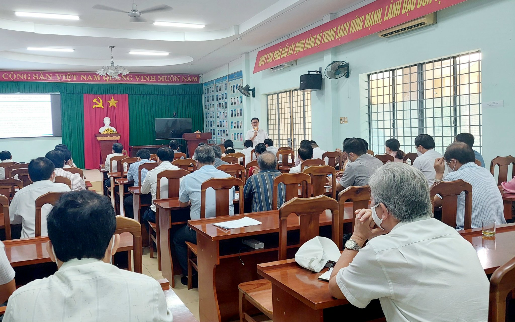 hinh 120422.11.jpg